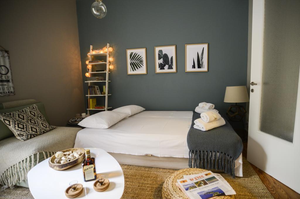 Your "Home Away From Home" In Acropolis Афіни Екстер'єр фото